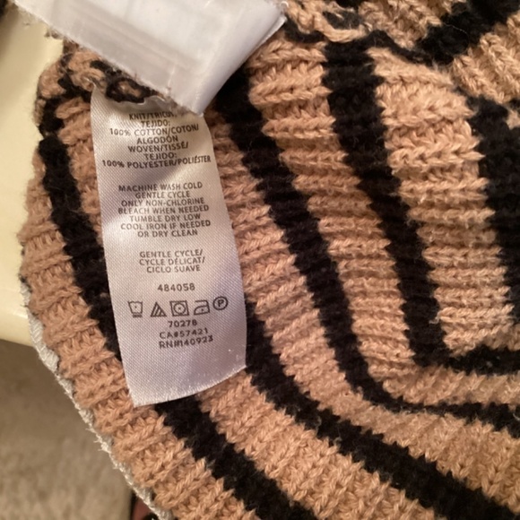 LOFT Plus Women’s Striped Sweater, Size 24/26 - Picture 5 of 7